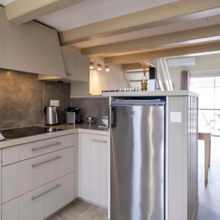 Les Minutias Village