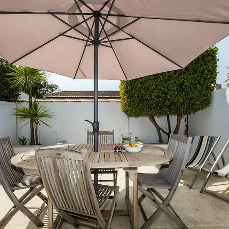 Les Minutias Village Holiday home *