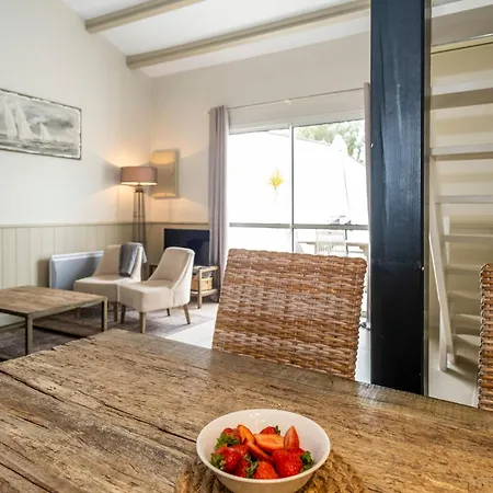 Les Minutias Village * La Couarde-sur-Mer