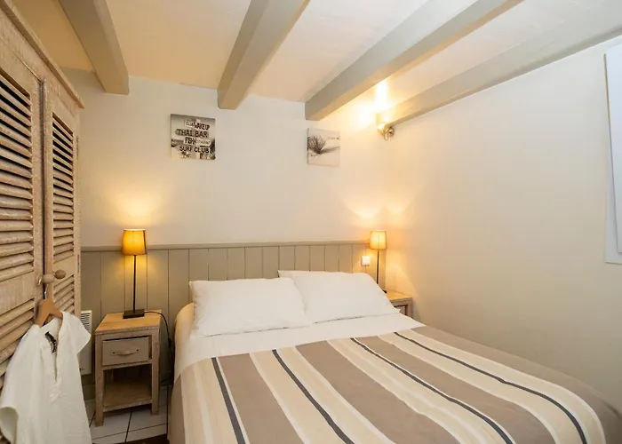 Les Minutias Village Holiday home