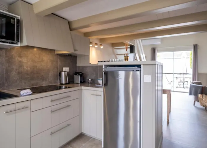 Les Minutias Village