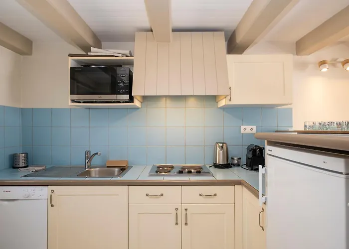 Les Minutias Village *