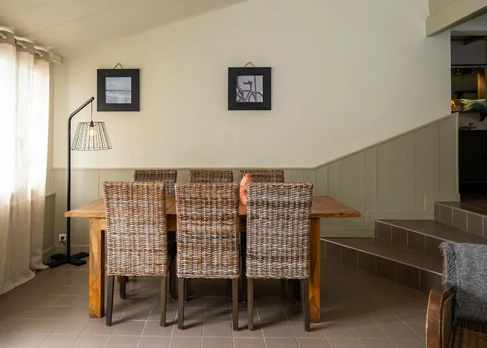 Les Minutias Village *