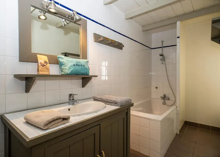 Les Minutias Village Holiday home *