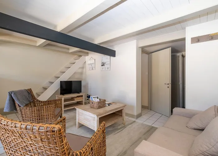 Les Minutias Village Holiday home *